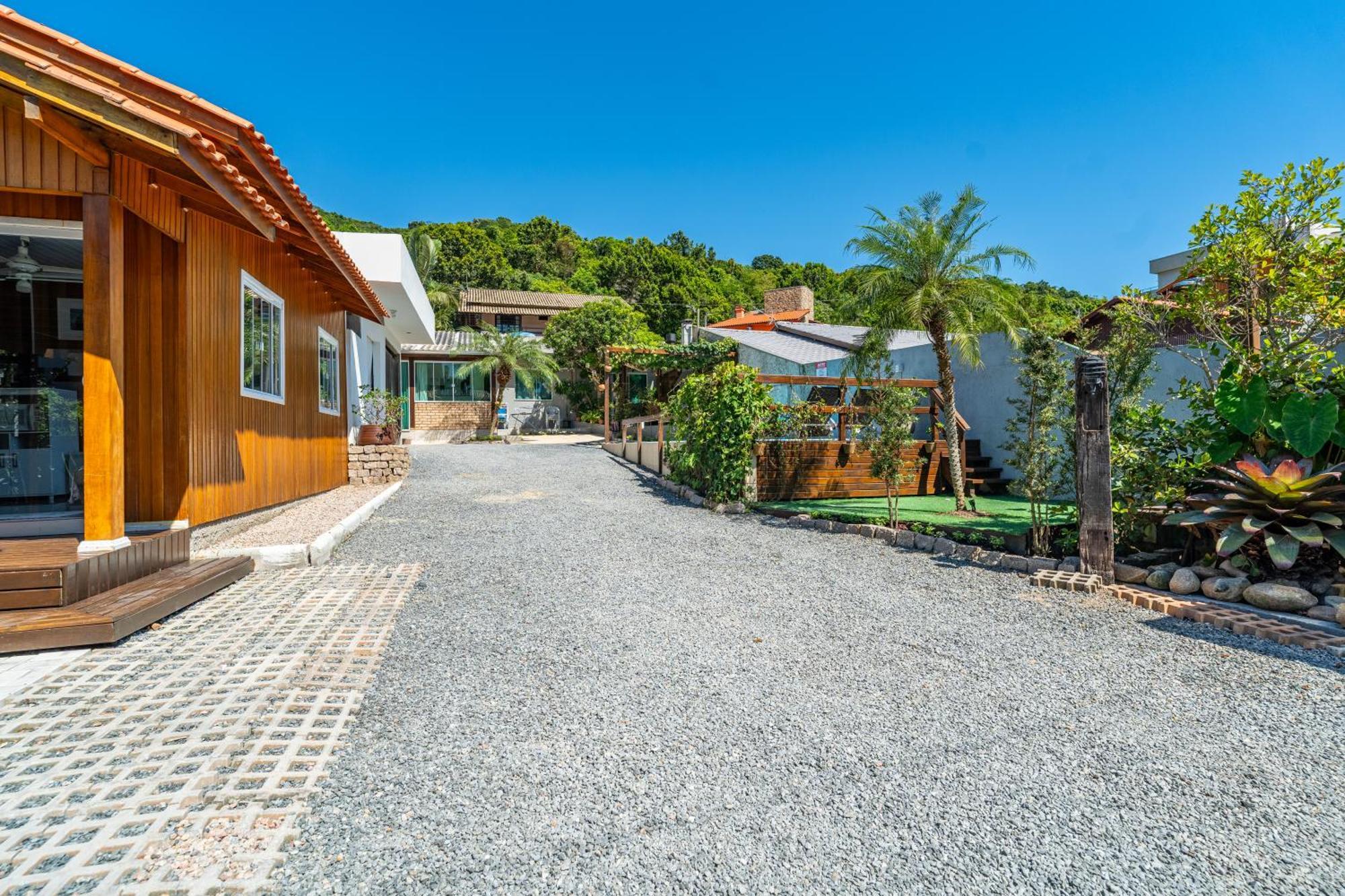 Residencial Com Piscina Possui Jacuzzi Aquecida Com Hidromassagem Villa Bombinhas Buitenkant foto