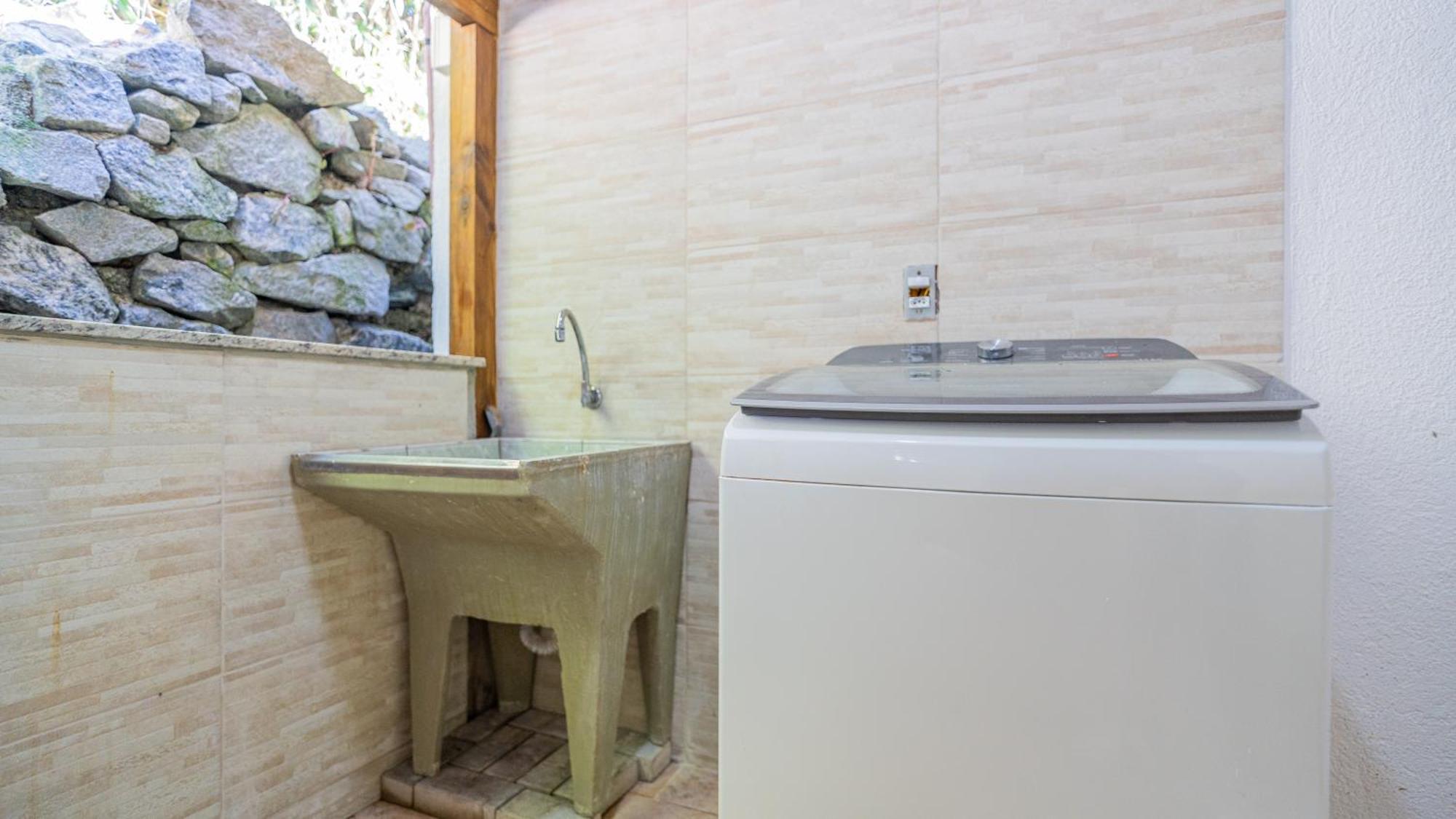 Residencial Com Piscina Possui Jacuzzi Aquecida Com Hidromassagem Villa Bombinhas Buitenkant foto