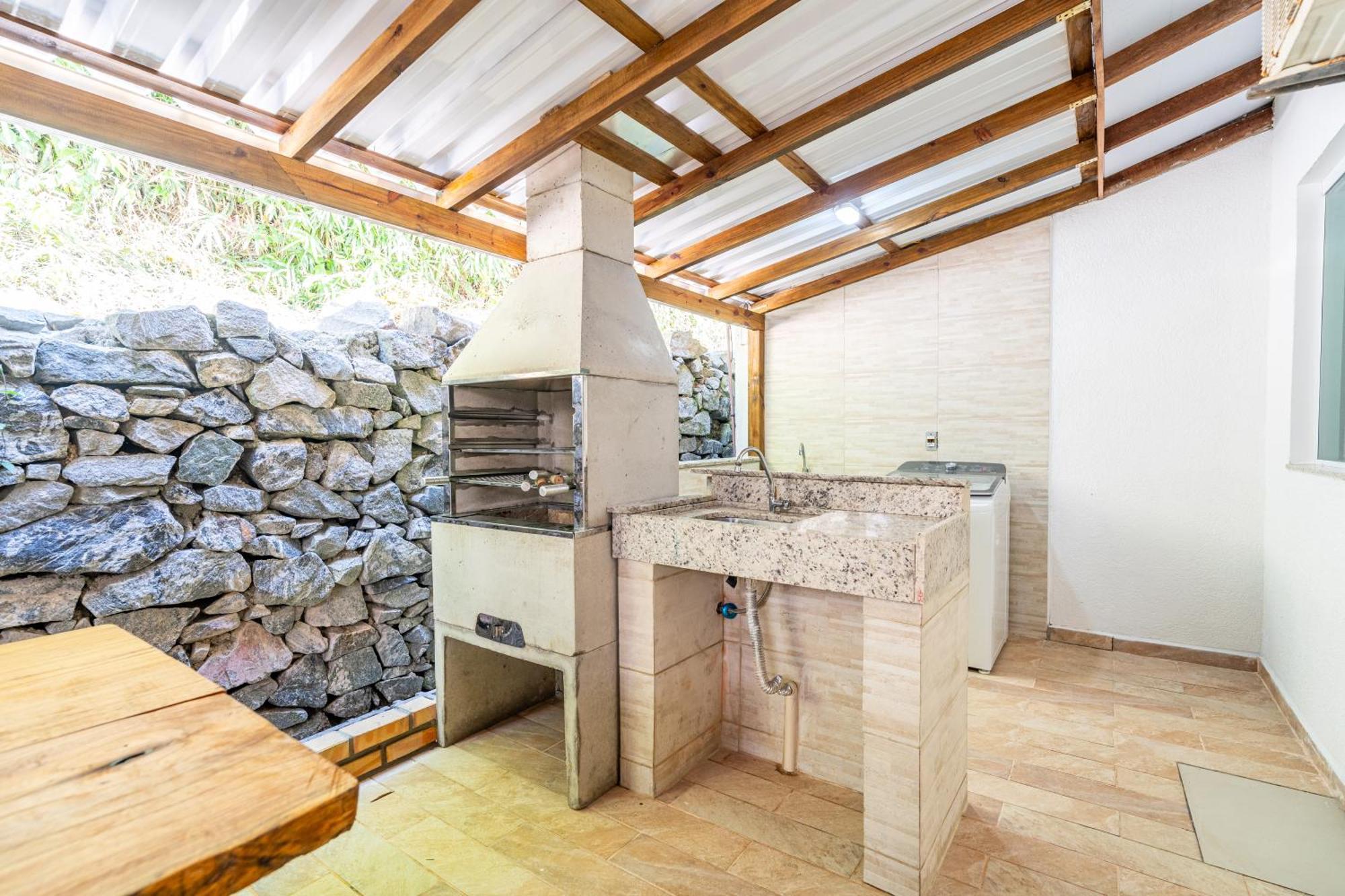 Residencial Com Piscina Possui Jacuzzi Aquecida Com Hidromassagem Villa Bombinhas Buitenkant foto