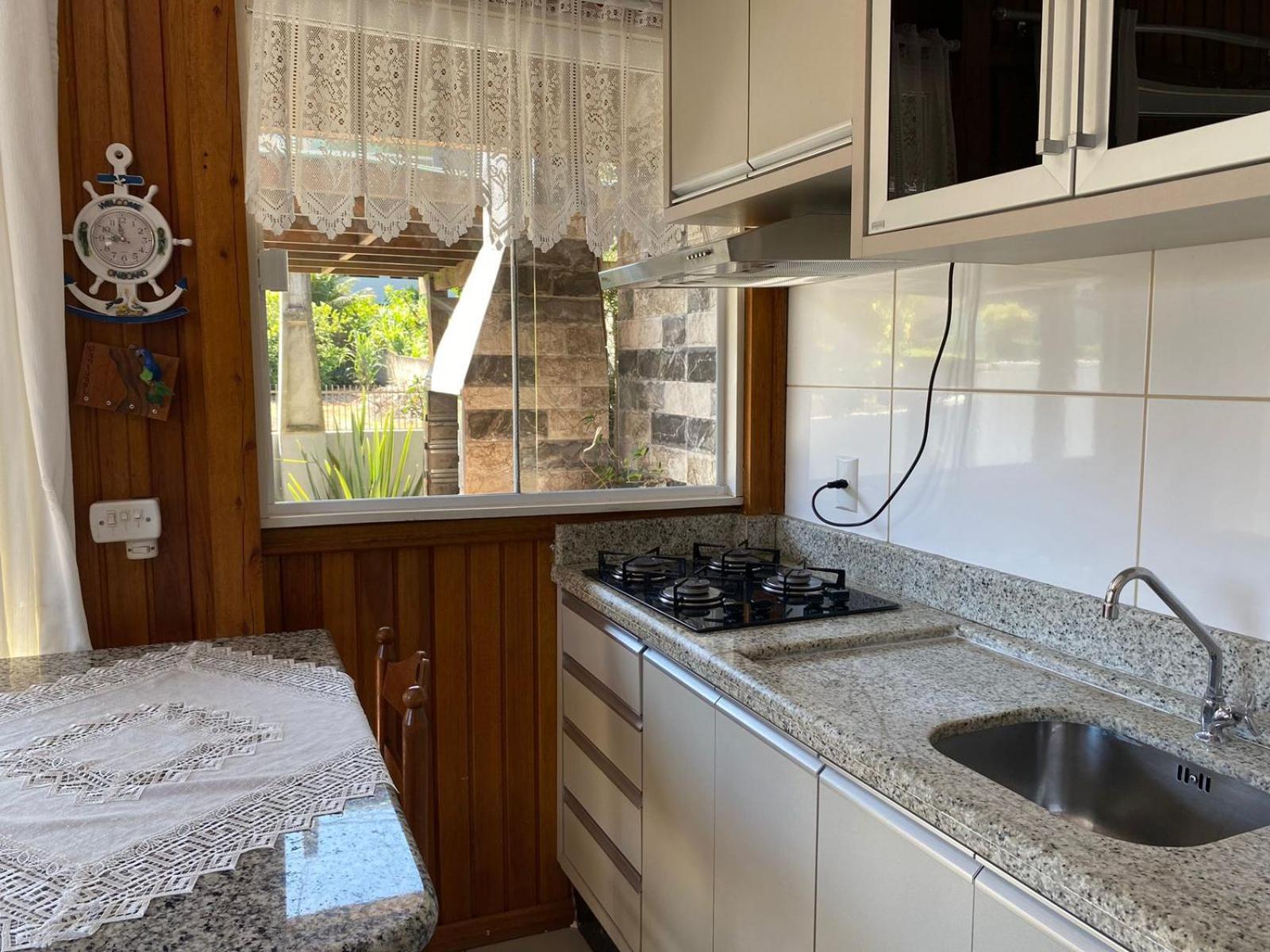 Residencial Com Piscina Possui Jacuzzi Aquecida Com Hidromassagem Villa Bombinhas Buitenkant foto