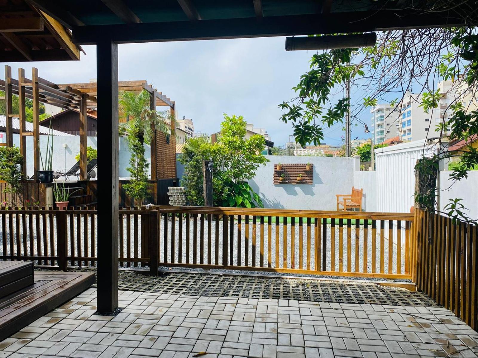 Residencial Com Piscina Possui Jacuzzi Aquecida Com Hidromassagem Villa Bombinhas Buitenkant foto