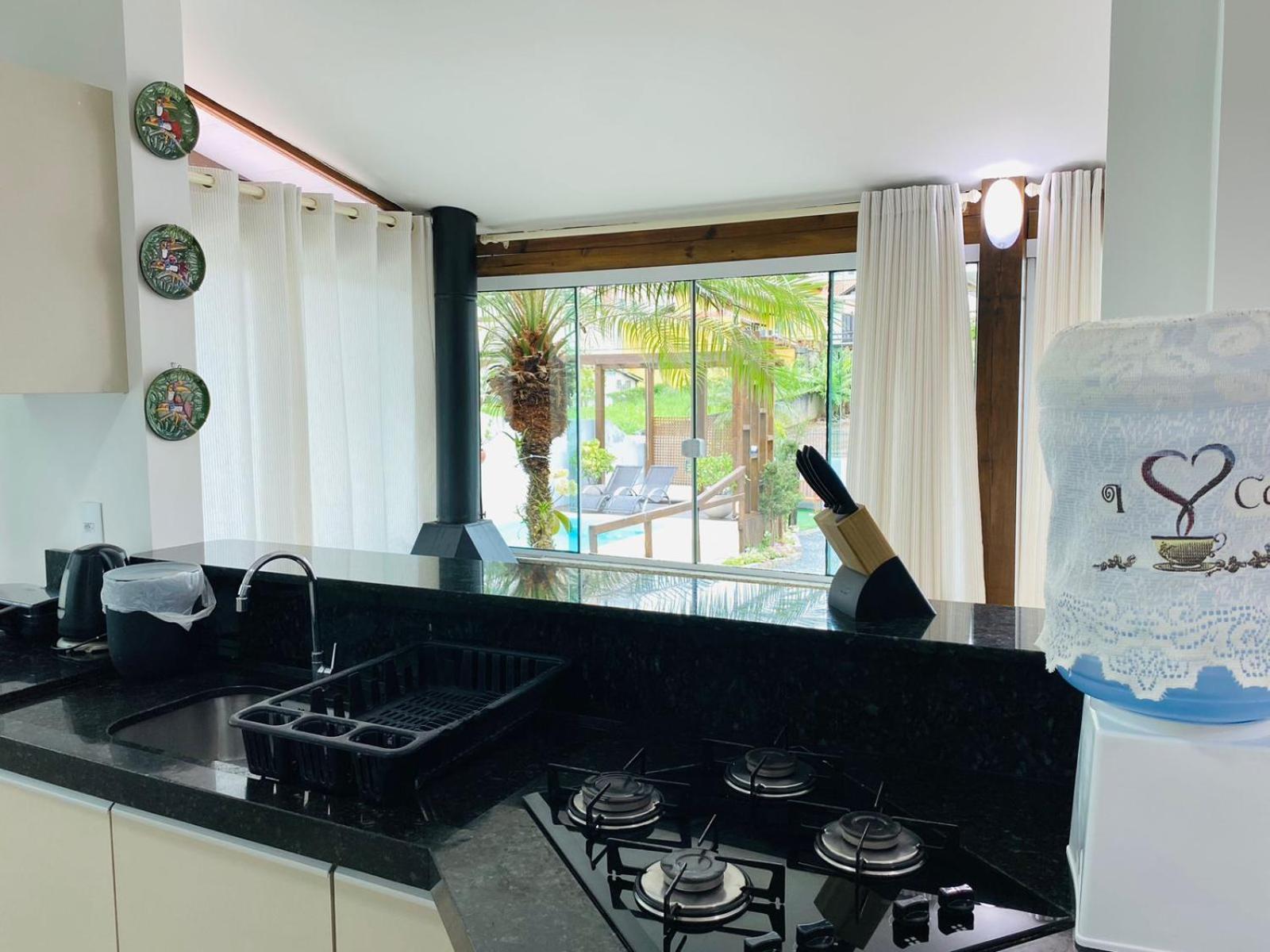 Residencial Com Piscina Possui Jacuzzi Aquecida Com Hidromassagem Villa Bombinhas Buitenkant foto