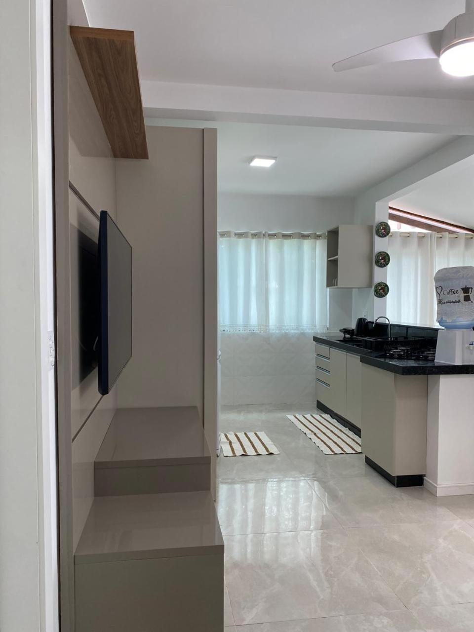 Residencial Com Piscina Possui Jacuzzi Aquecida Com Hidromassagem Villa Bombinhas Buitenkant foto