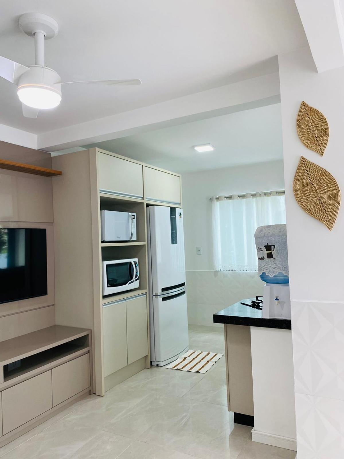 Residencial Com Piscina Possui Jacuzzi Aquecida Com Hidromassagem Villa Bombinhas Buitenkant foto