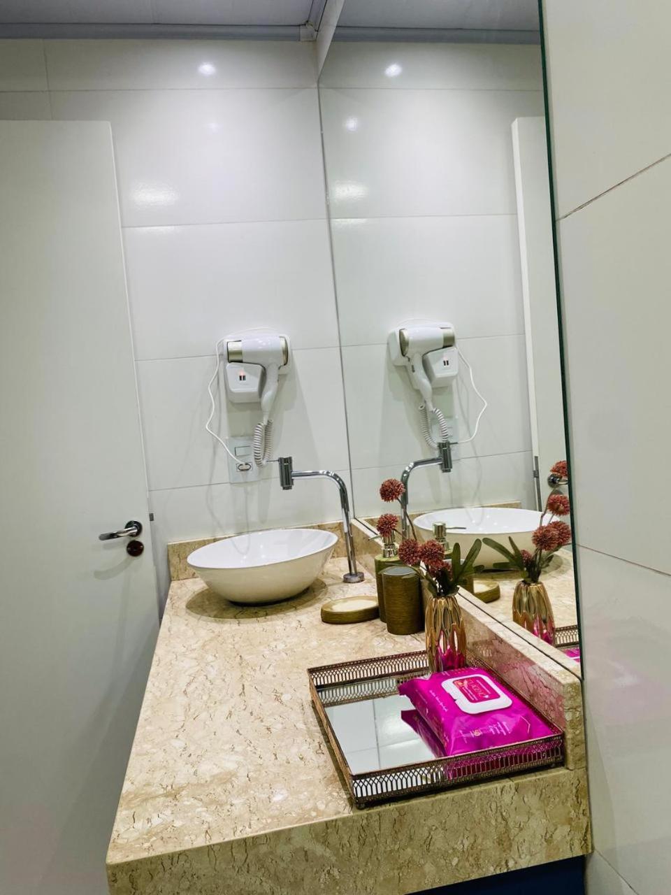 Residencial Com Piscina Possui Jacuzzi Aquecida Com Hidromassagem Villa Bombinhas Buitenkant foto