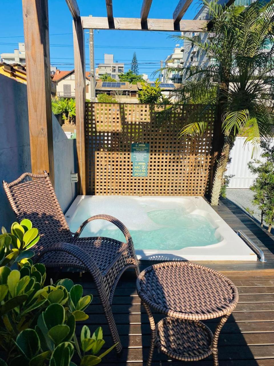 Residencial Com Piscina Possui Jacuzzi Aquecida Com Hidromassagem Villa Bombinhas Buitenkant foto